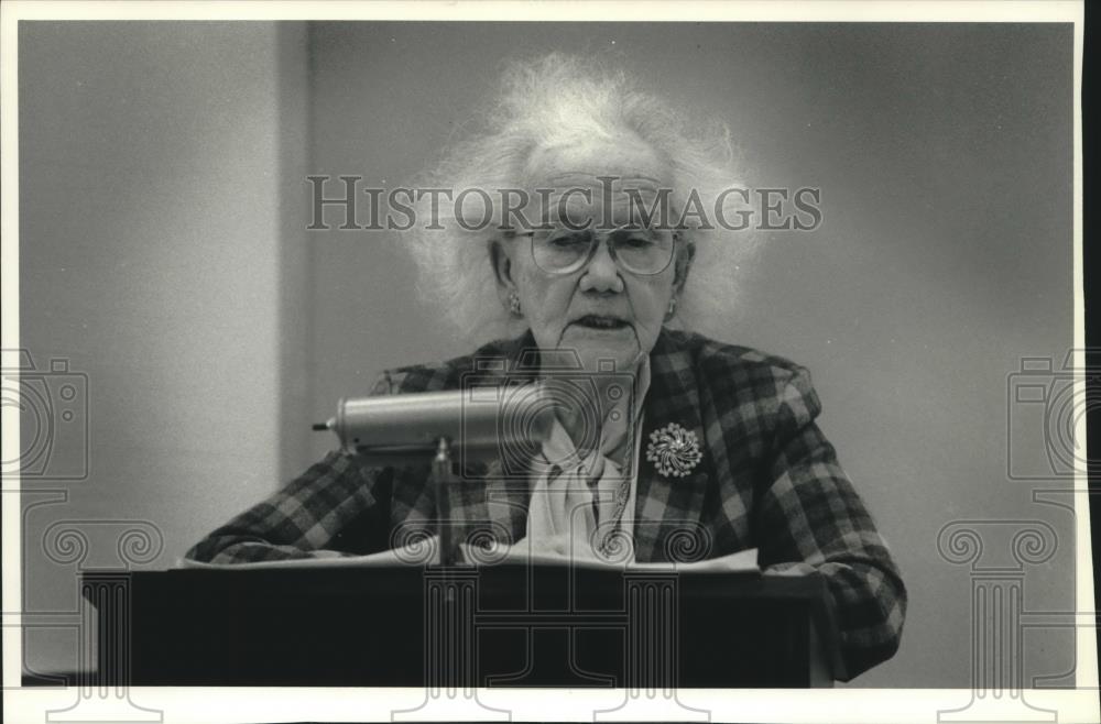 1989 Press Photo Ruth Strozinsky named Tomah, Wisconsin&#39;s citizen of the year - Historic Images