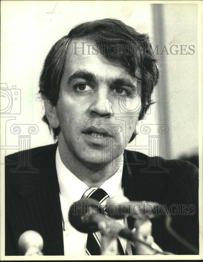 Washington: Representative Paul Tsongas, news conference, 1978 vintage ...