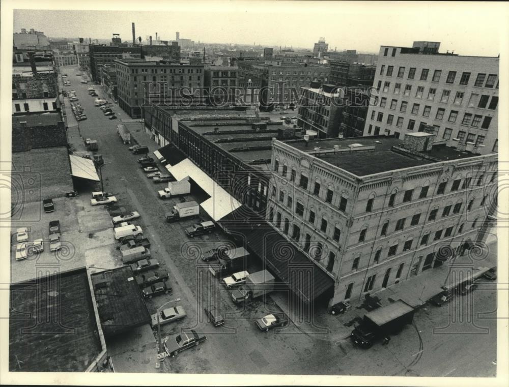 1984 Press Photo Commission Row in Milwaukee&#39;s 3rd Ward - mjc11096 - Historic Images