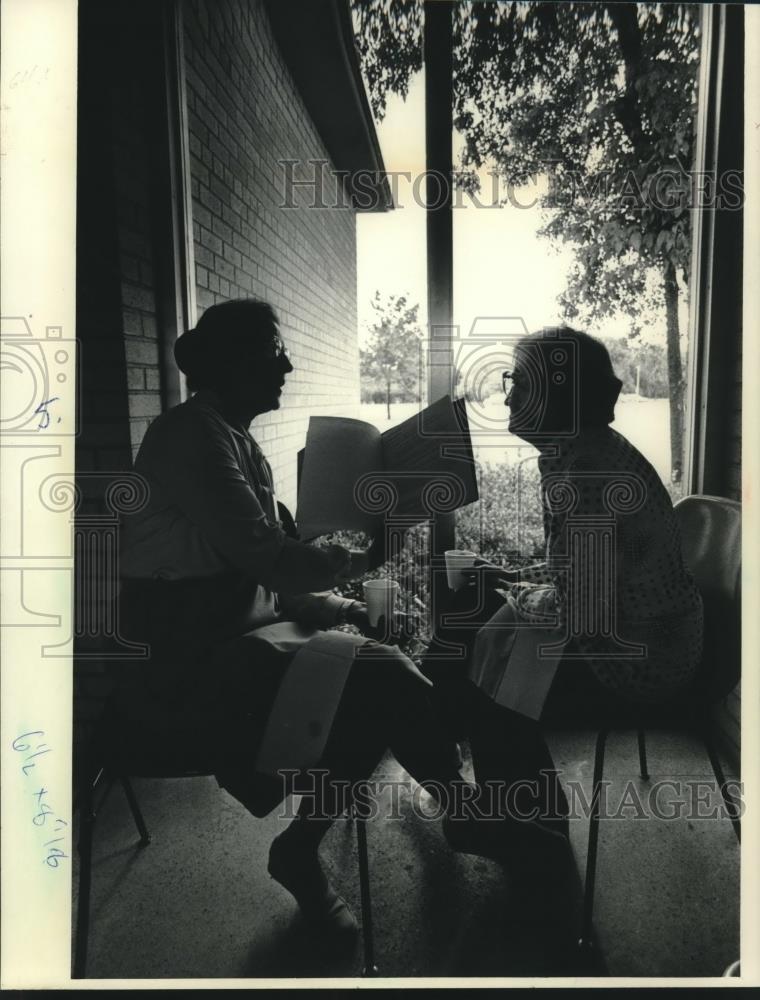 1983 Press Photo Phil O&#39;Connell and Monica Stevens at Cardinal Stritch College - Historic Images