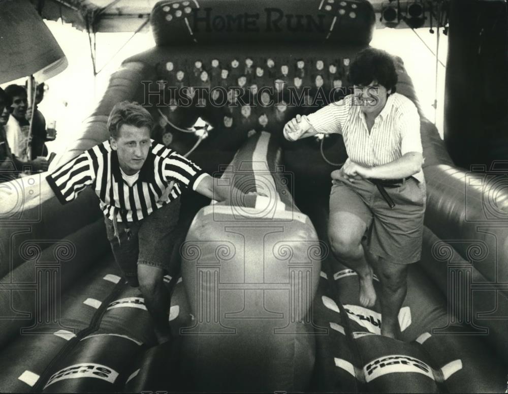 1993 Press Photo Meg Jones, Ben Sherwood, race at Summerfest, Milwaukee - Historic Images