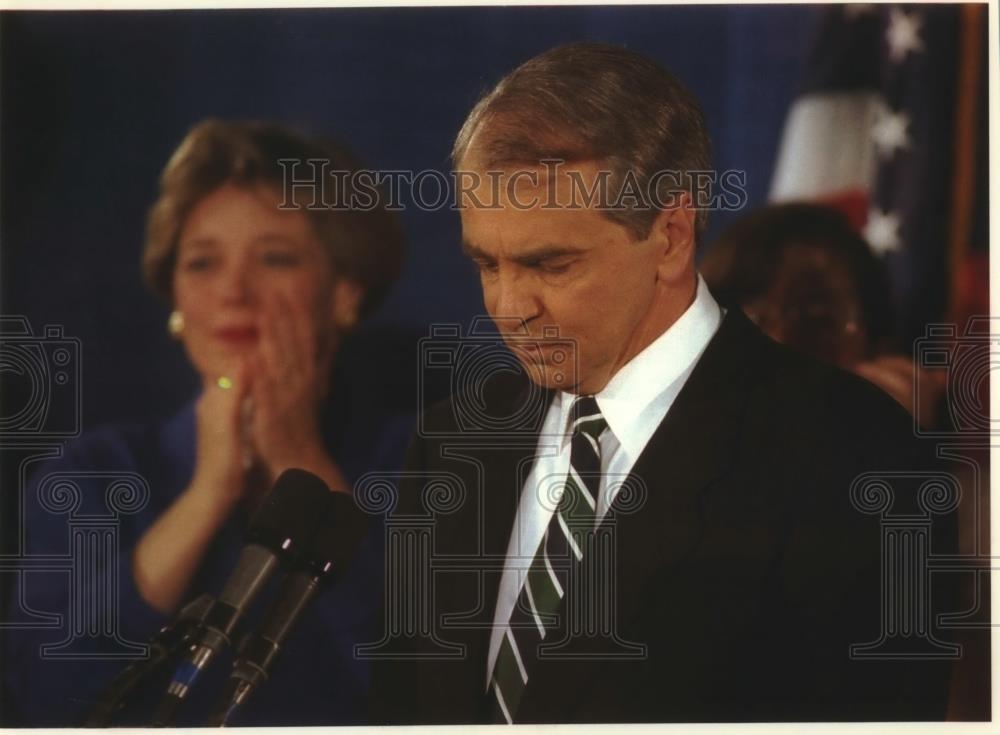 1992 Press Photo Paul Tsongas, and wife - mjc11431 - Historic Images