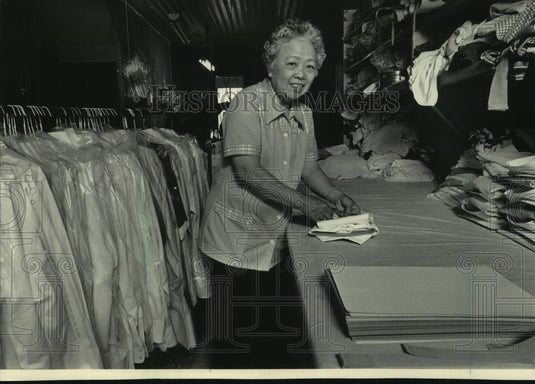 1984 Press Photo Won Gim Toy have sold family's Milwaukee laundry business - Historic Images