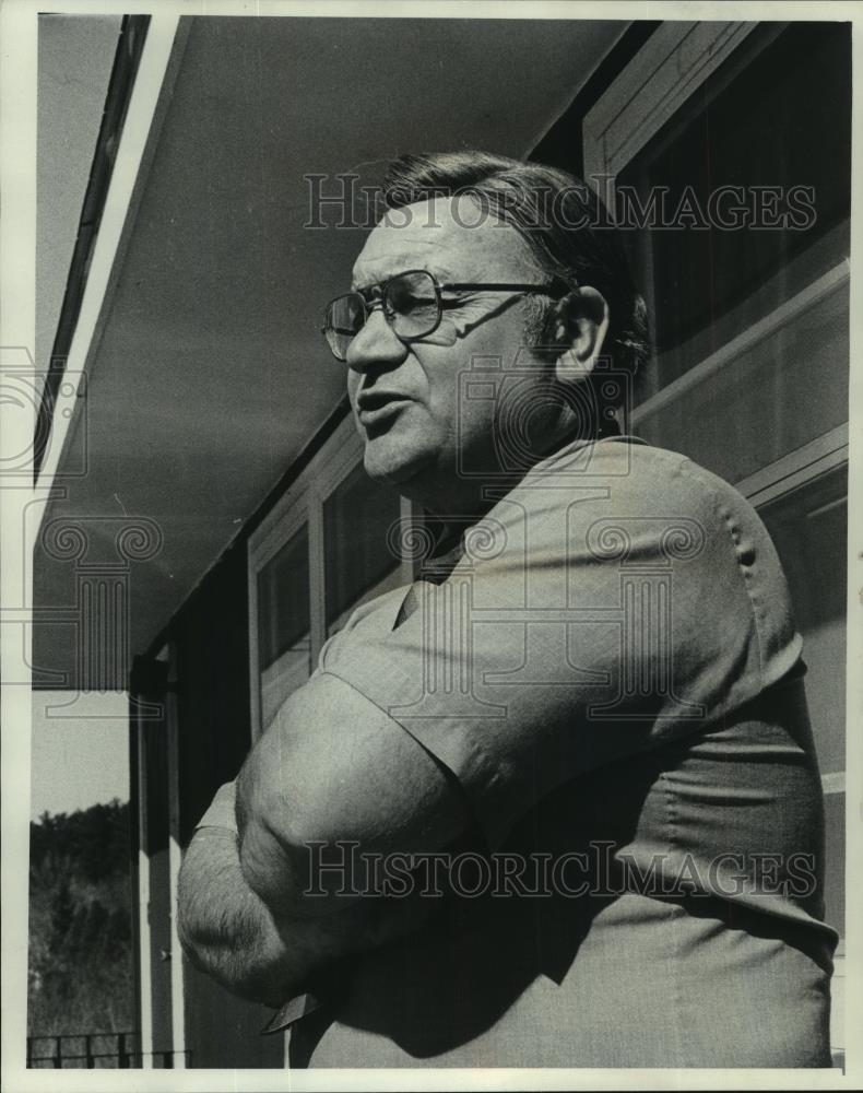 1977 Press Photo John Tomasich of Menominee Indian School District - mjc11737 - Historic Images