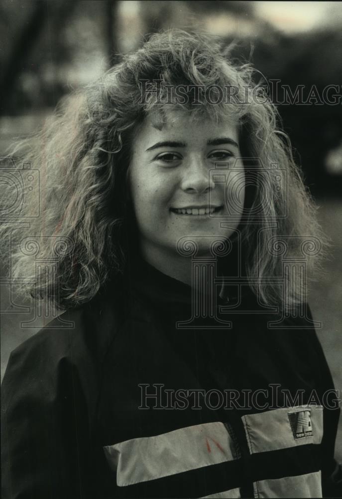 1989 Press Photo Lisa Tolbert, cross country runner Waukesha South High School. - Historic Images