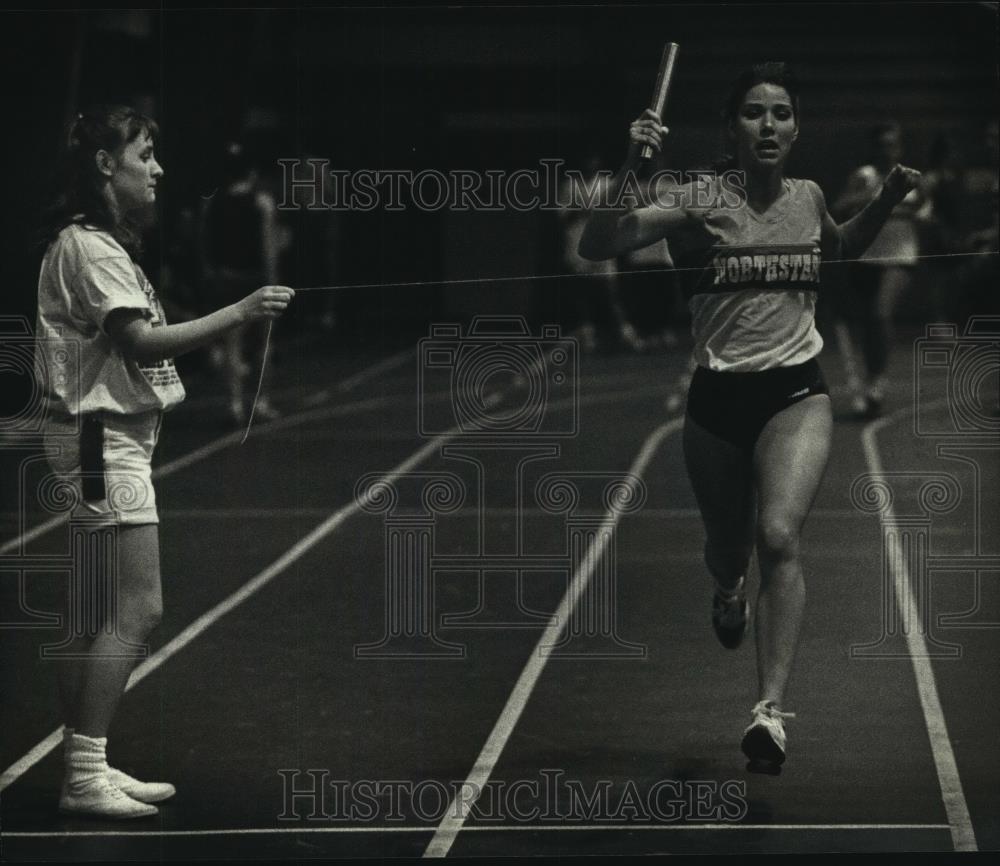 1993 Press Photo Waukesha North track runner, Sandy Kempen, crosses finish line - Historic Images