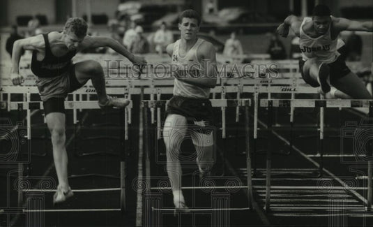 1994 Press Photo Waukesha Noth's Andy Klokow won the 110 high hurdles, Wisconsin - Historic Images