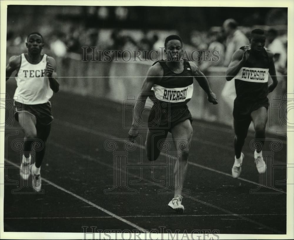 1993 Press Photo Jason Ruffus of Riverside High School track team, Wisconsin - Historic Images