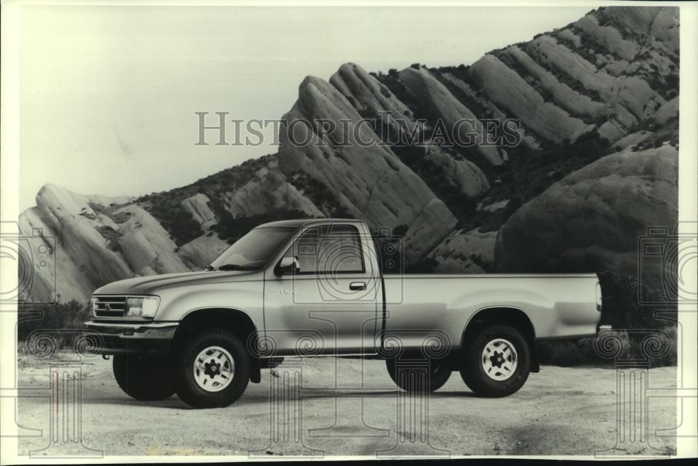 1993 Press Photo Toyota has joined the battle in the large pickup market - Historic Images