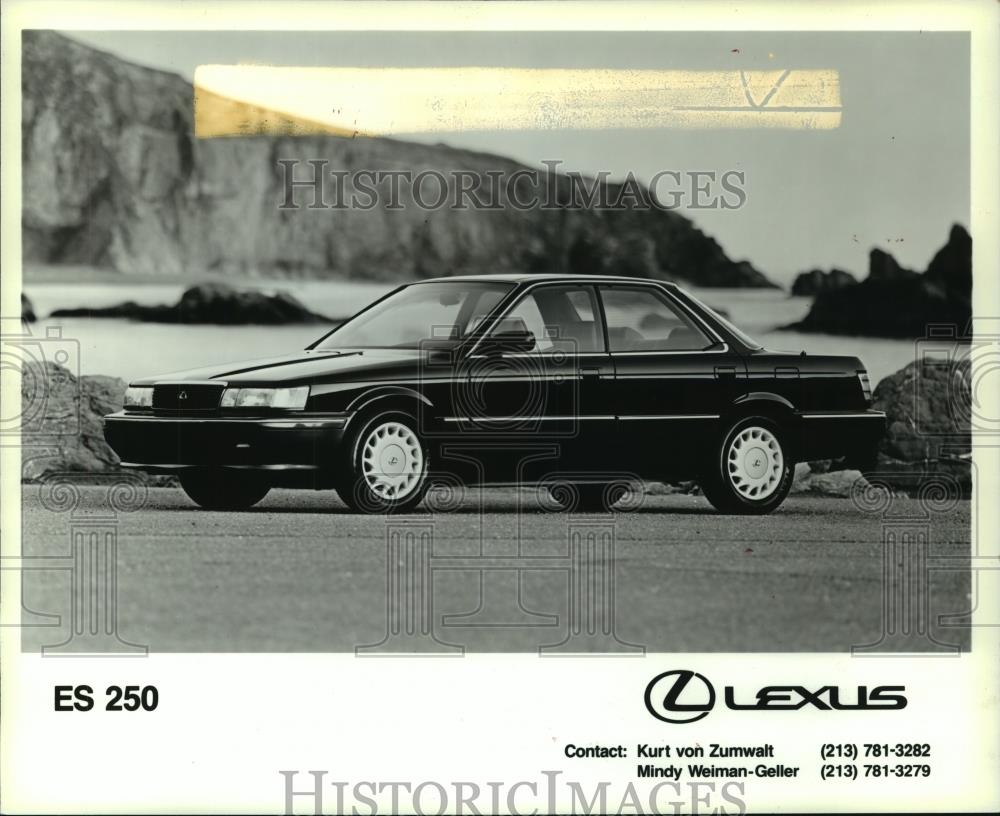 1990 Press Photo Lexus ES 250, smaller of the line&#39;s luxury sedans, Japan. - Historic Images