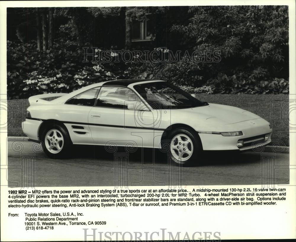 1992 Press Photo Toyota MR2 with a standard 2.2-liter, 135-horsepower engine. - Historic Images