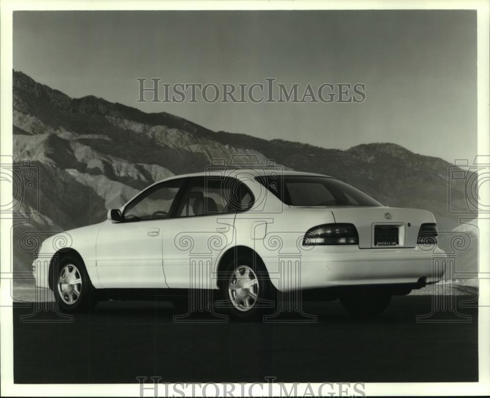1995 Press Photo New mid-size Toyota Avalon isn&#39;t flashy but has a lot to offer - Historic Images