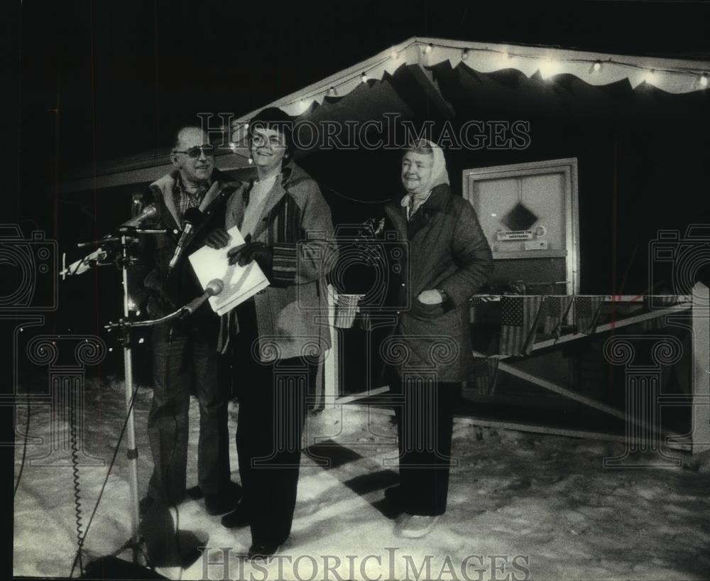 Kenneth, Barbara Timm speak outside their home, Oak Creek, 1981 vintage ...