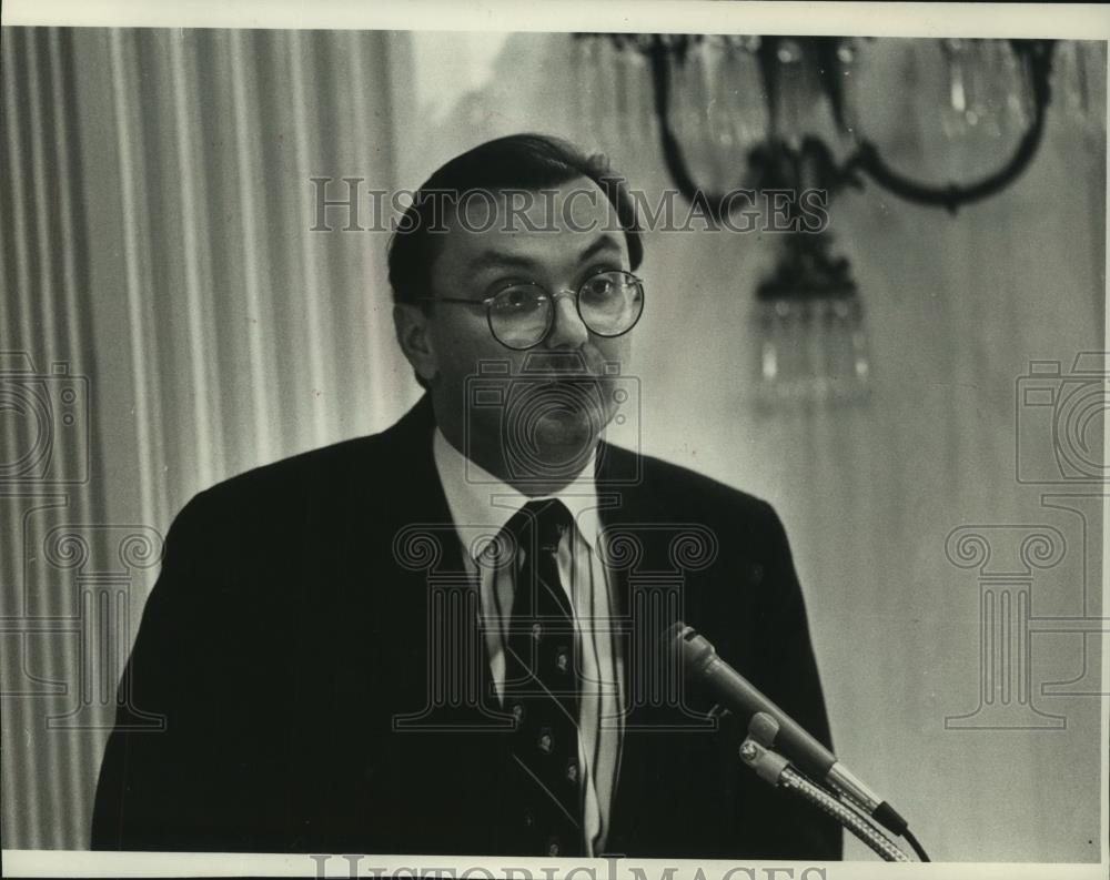 1989 Press Photo Branko Terzic, Milwaukee Racing Commissioner, Wisconsin - Historic Images