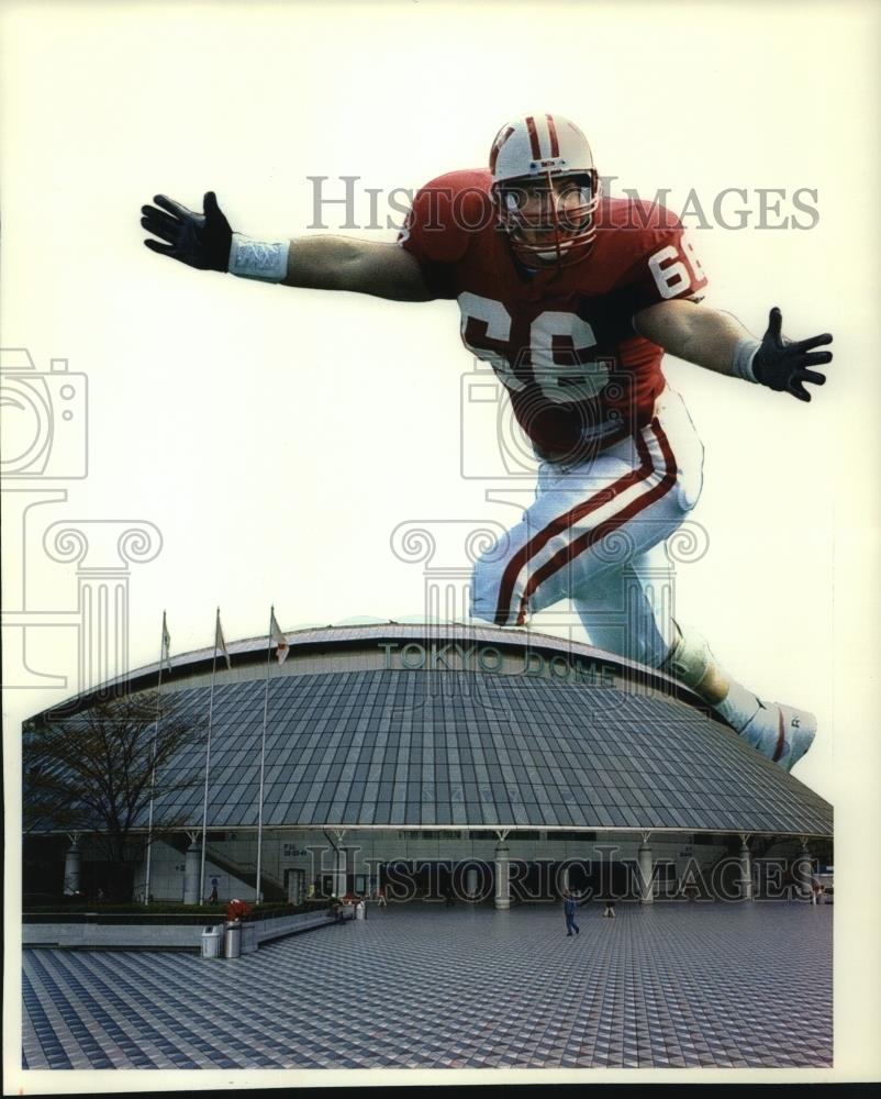 1993 Press Photo The Badgers football player, Mike Thompson - mjc12750 - Historic Images