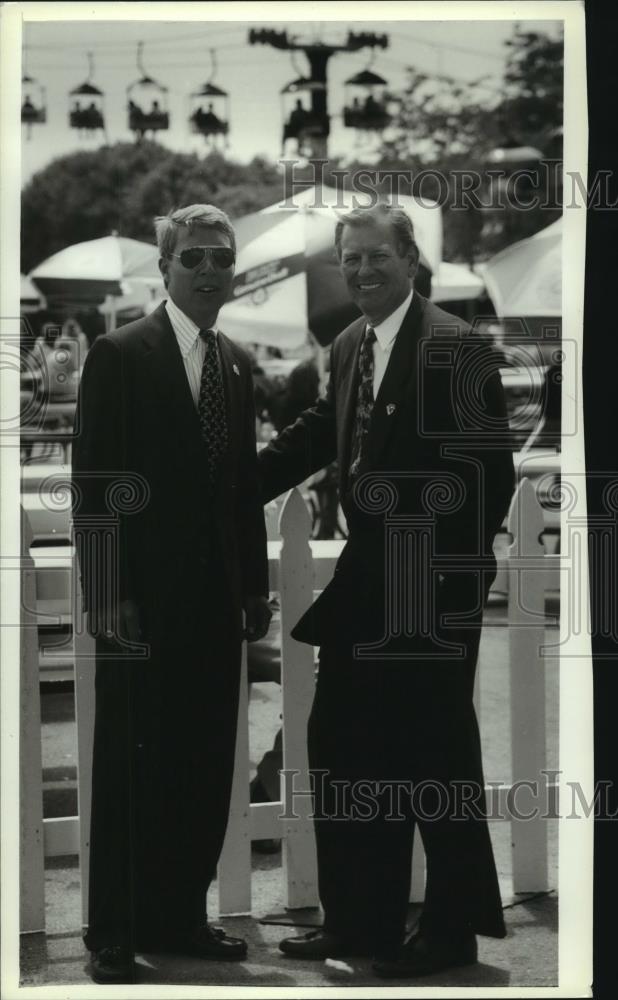 1993 Press Photo Businessmen, John Wachs, Glen Hackman, visit Summerfest - Historic Images