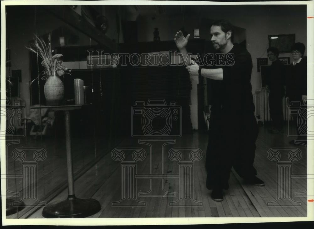1994 Press Photo Tai Chi Instructor Mike Milewski - mjc12990 - Historic Images
