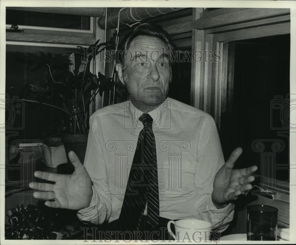 1979 Press Photo Gerald Tannebaum, Armed forces radio service, lived in China - Historic Images