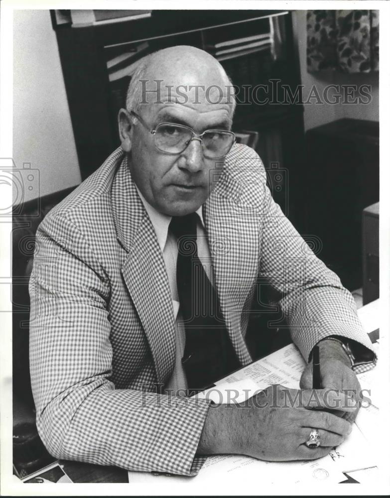 Press Photo Charles Kelley, Director of Game and Fish Division of Conservation - Historic Images