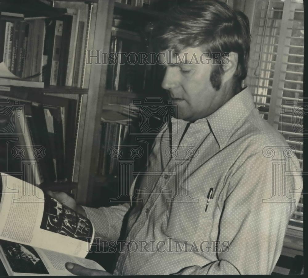 1976 Press Photo Dr. Charles Harbour, University of Montevallo Professor, AL - Historic Images