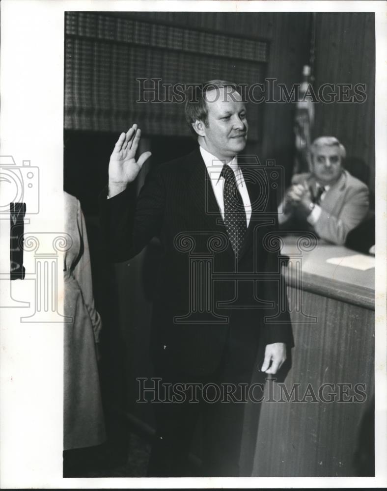 1978 Press Photo David Belcher took the oath of office as City Councilman - Historic Images
