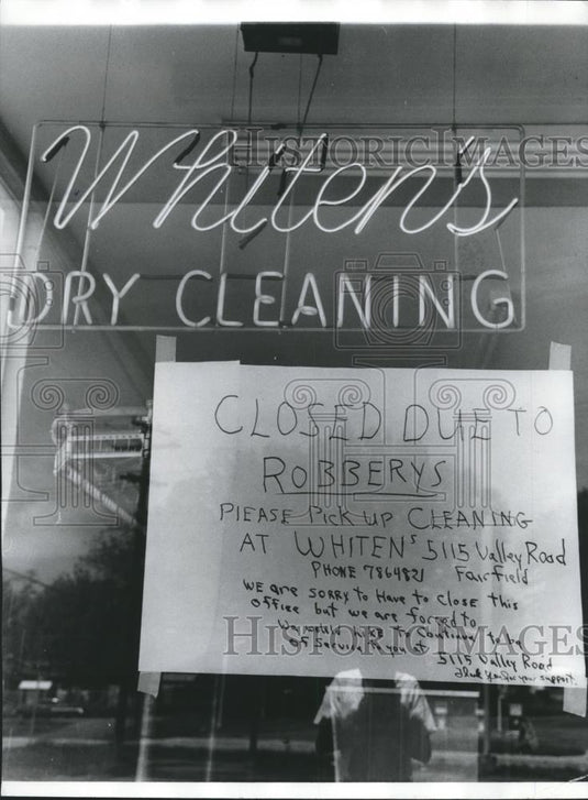 1978 Press Photo Whiten's Closes Another Store Due to Robbery, Alabama - Historic Images