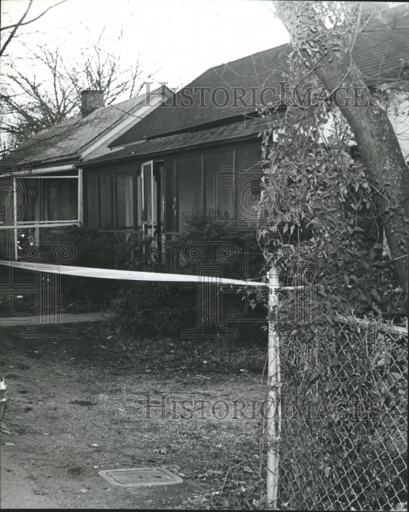 1980 Press Photo crime scene of Jerry L. Salter &amp; Henry J. Bradley shooting, AL - Historic Images