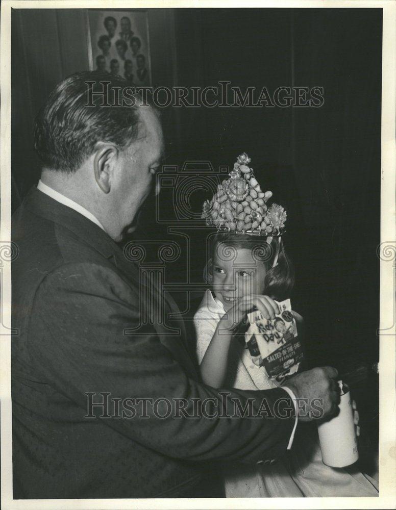 1983 Press Photo Peanut crown Patrice Newman Kiwanis - RRV60353 - Historic Images