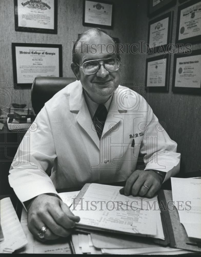 Press Photo Doctor John Whelchel, Director of Alabama Organ Bank - abna29478 - Historic Images