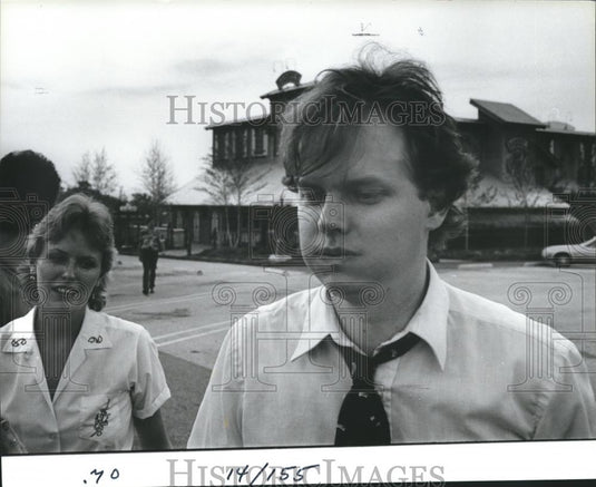 1982 Press Photo Myrnon Phillips, Robbery of Darryl's, Crime - abna29857 - Historic Images