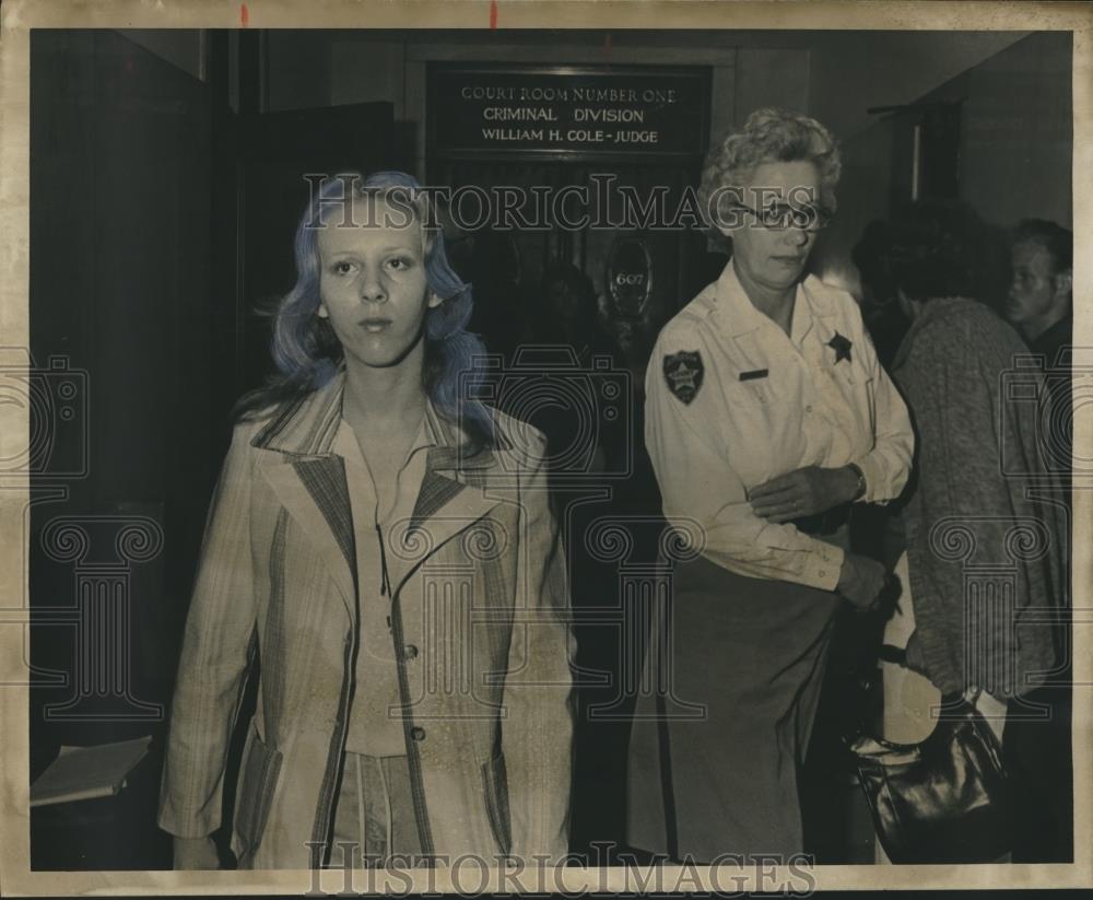 1978 Press Photo Priscilla Whitfield leaves court - abna30046 - Historic Images