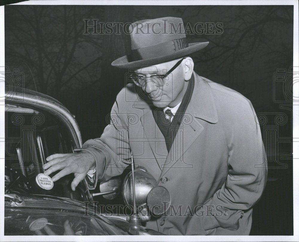 1956 Press Photo James Hare State secreatary accident - RRV47597 - Historic Images