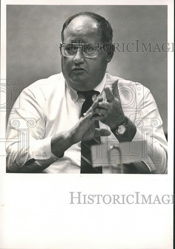 1987 Press Photo John Gamble, Economics Administrator, Alabama Department - Historic Images
