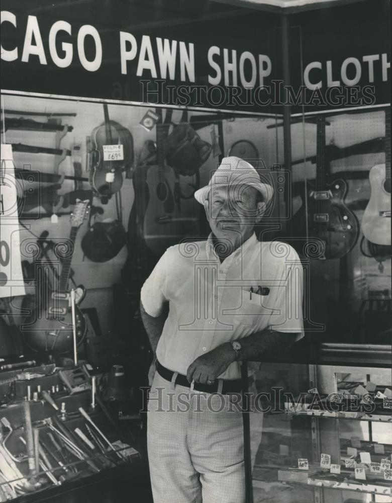 1978 Press Photo Pawnbroker Irving Epsman in Pawn Shop he owns - abna30470 - Historic Images