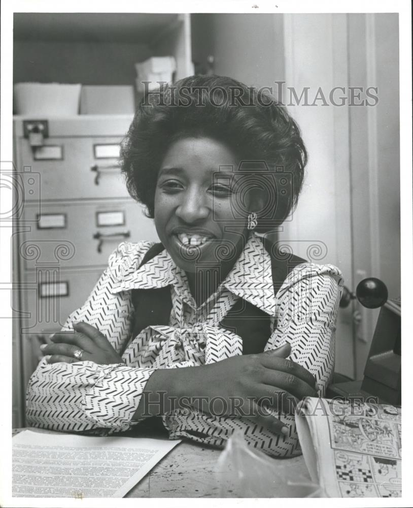 1981 Press Photo Politician Sundra Escott at desk - abna30481 - Historic Images