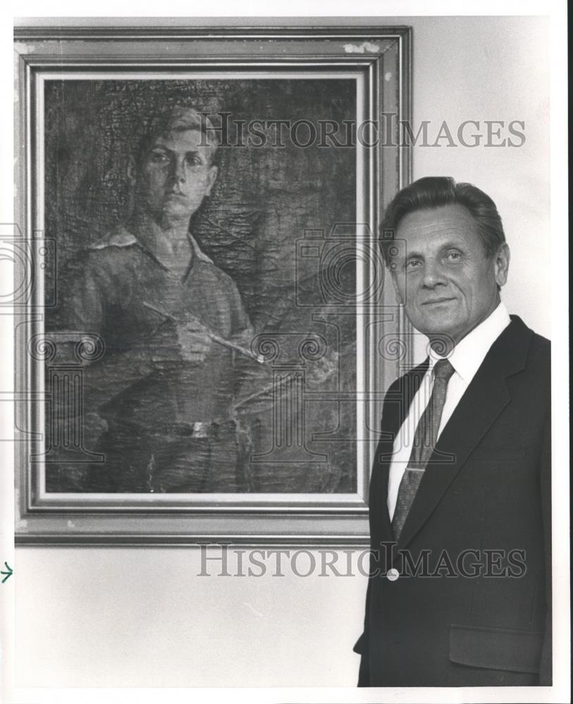 1988 Press Photo Victor Golowash, Vice President of Research and Development - Historic Images