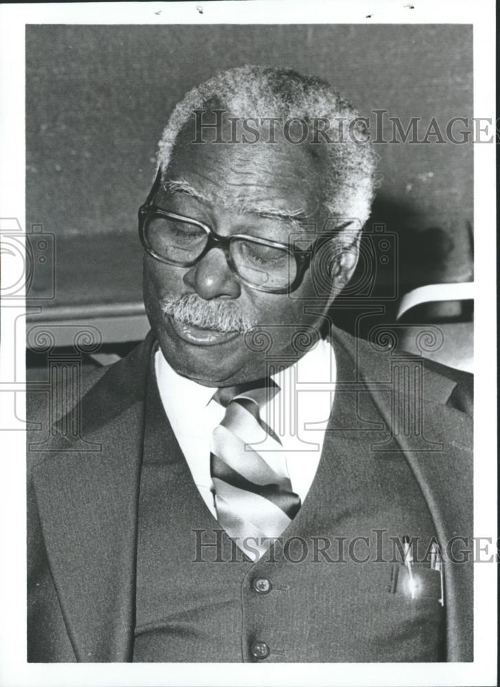 1982 Press Photo Doctor Oliver S. Gumbs, Physician - abna30599 - Historic Images