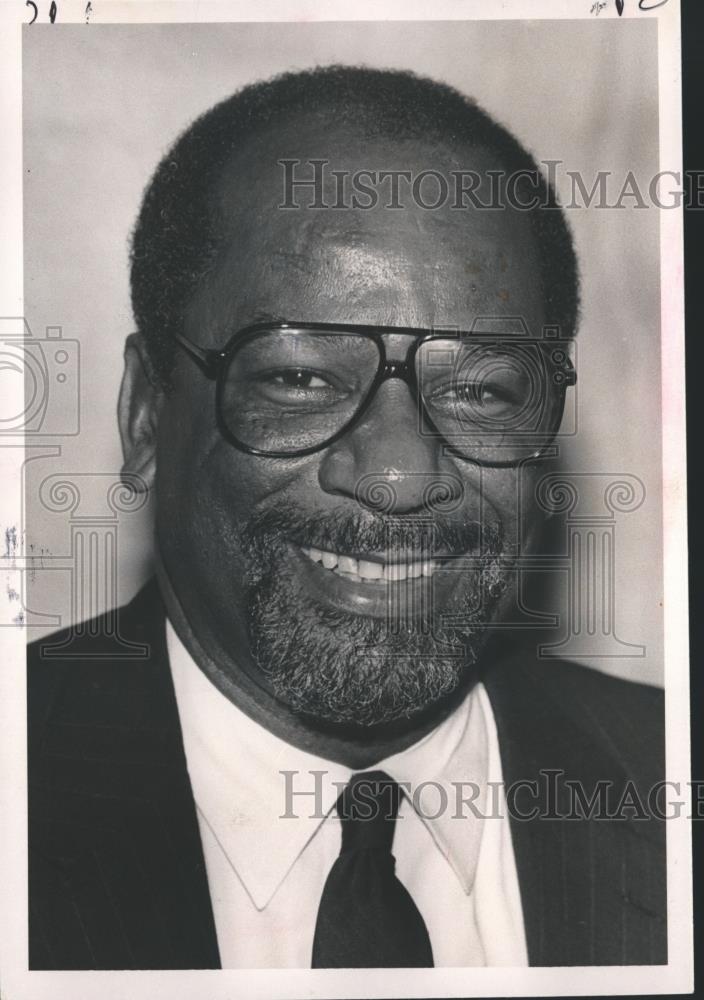 1990 Press Photo Doctor Paul Goodwin, Candidate for Fairfield Superintendent - Historic Images