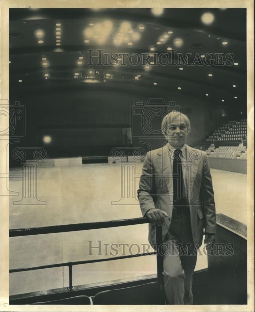 1980 Press Photo Boutwell Auditorium Manager B.J. Gardner, Birmingham, Alabama - Historic Images