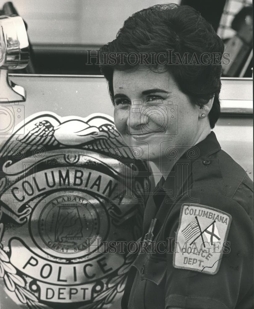1983 Press Photo Columbiana police officer Judy Gilbert - abna31017 - Historic Images