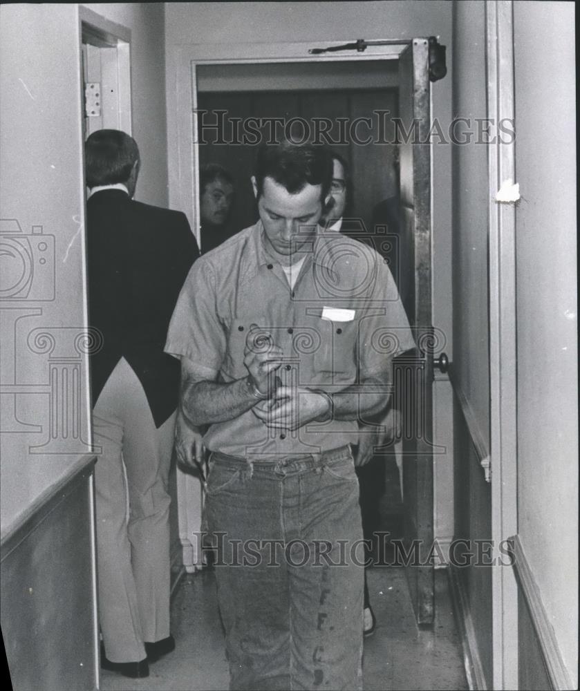 1977 Press Photo Larry Wayne Gilham at county jail - abna31025 - Historic Images