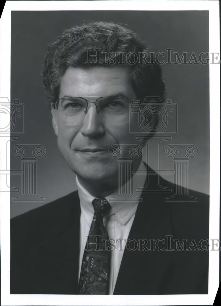 1996 Press Photo William 'Bill' C. Harlan, Capstone Capital Corporation - Historic Images