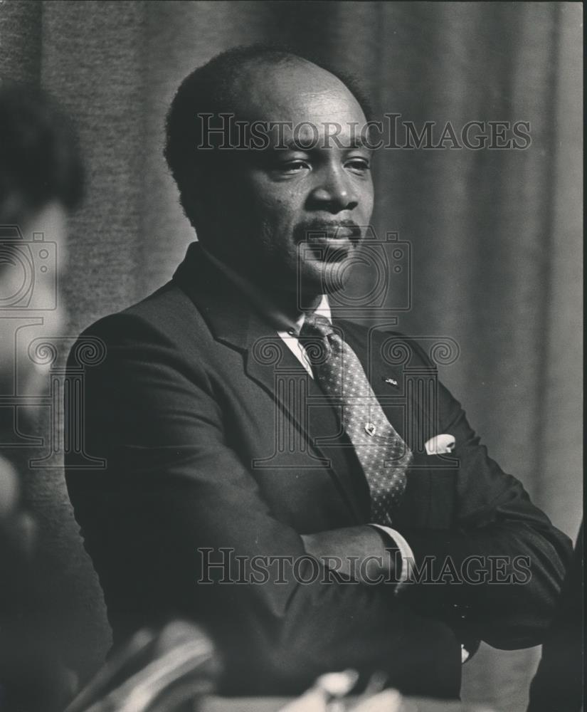 1983 Press Photo Birmingham, Alabama City Councilman Jeff Germany listens - Historic Images