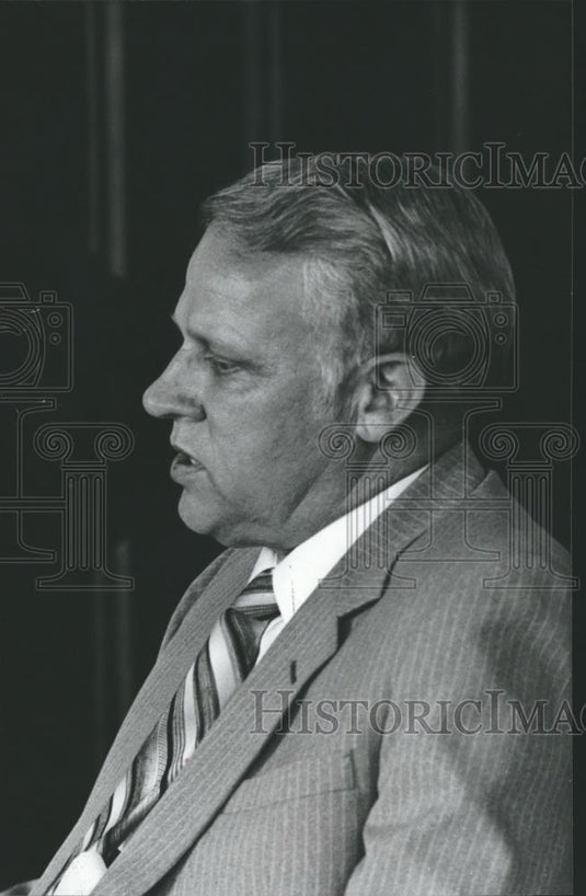 1982 Press Photo Dr. Handley Funderburke, Auburn Frexy, Alabama - abna31197 - Historic Images