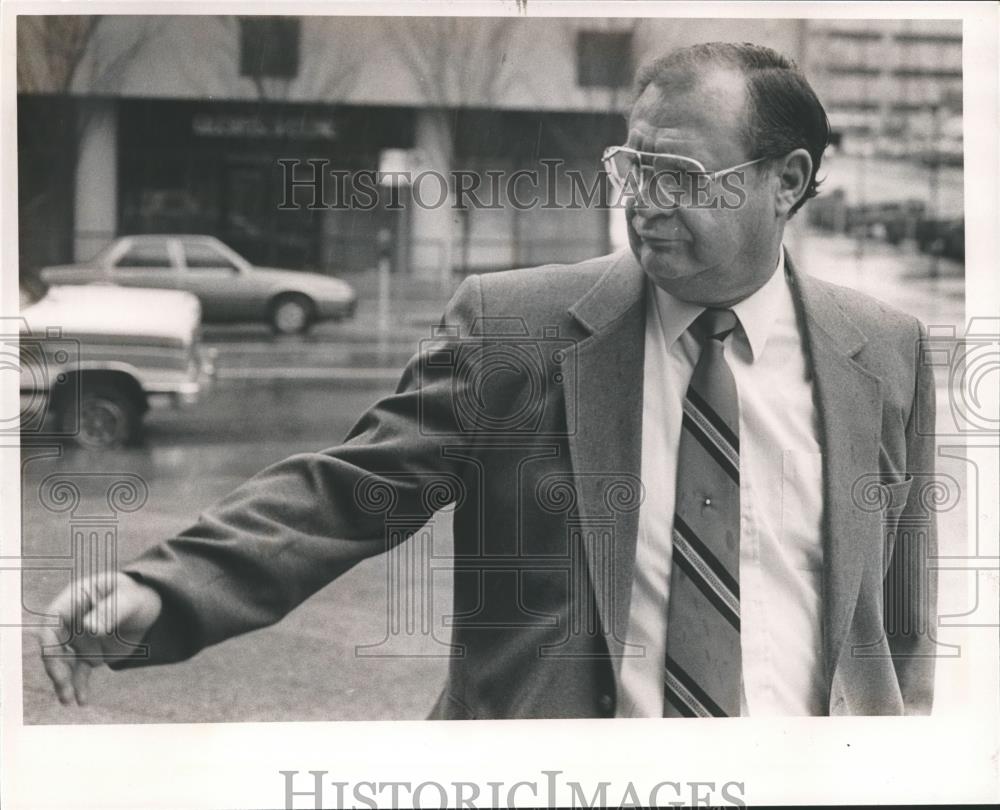 1990 Press Photo J. Hoyette Goggans at court for shooting Robert Moussallem, AL - Historic Images