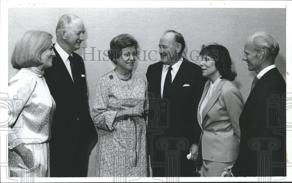 1981 Press Photo Mr & Mrs. John Harbert III & Newcomen Society Party goers, AL - Historic Images