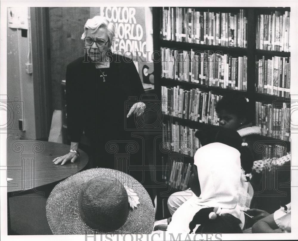 1990 Press Photo Birmingham School Board - Martha Gaskins at Lewis Elementary - Historic Images