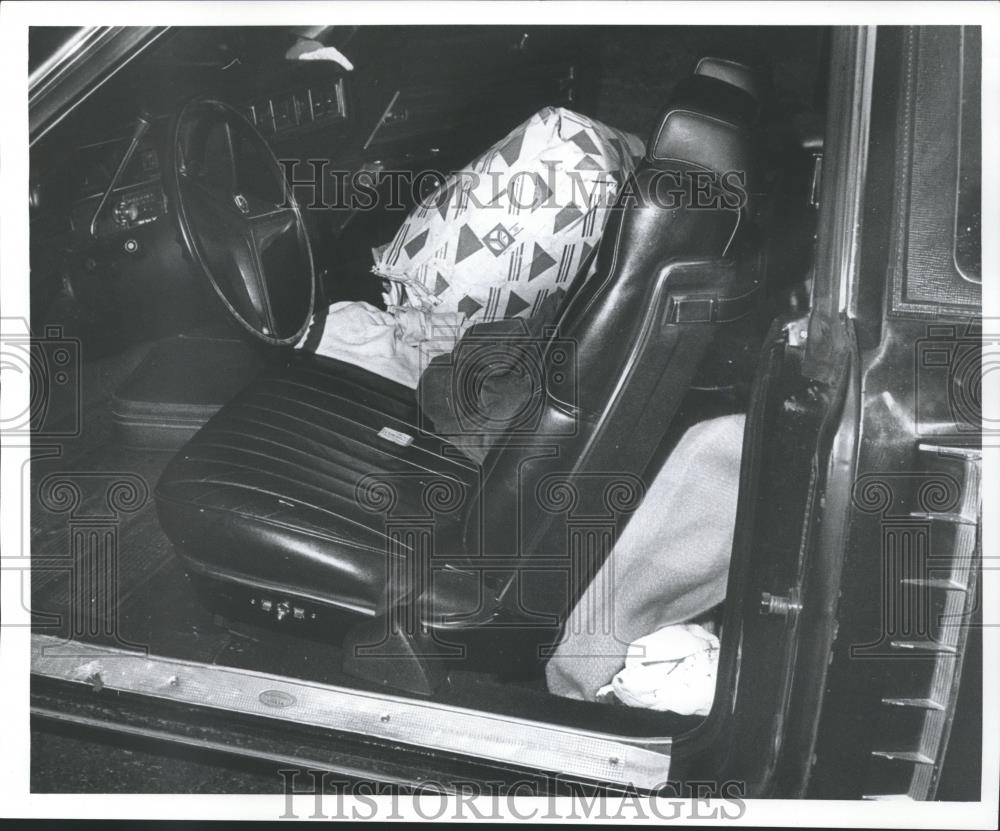 1976 Press Photo A.G. Gaston Kidnap Attempt - Car After Crime - abna31678 - Historic Images