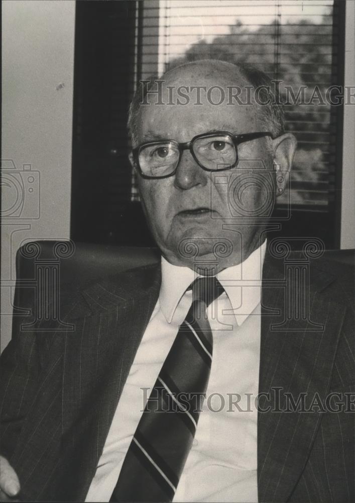 1984 Press Photo State Insurance Commissioner Joe Holt, Alabama - abna31791 - Historic Images