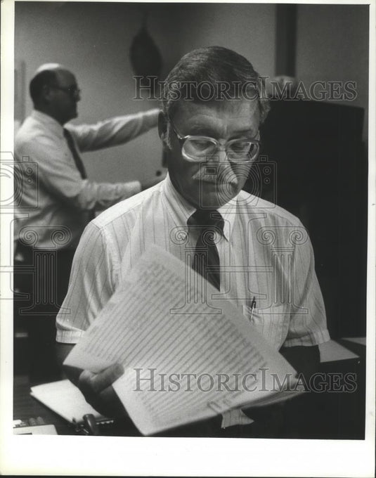1988 Press Photo J. C. Holmes, Candidate for Probate Judge in Calhoun City - Historic Images